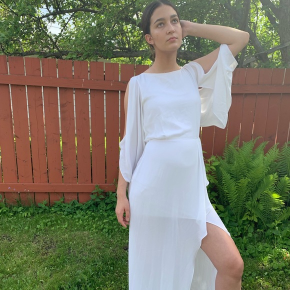 White Gown/Prom Dress - Picture 1 of 6